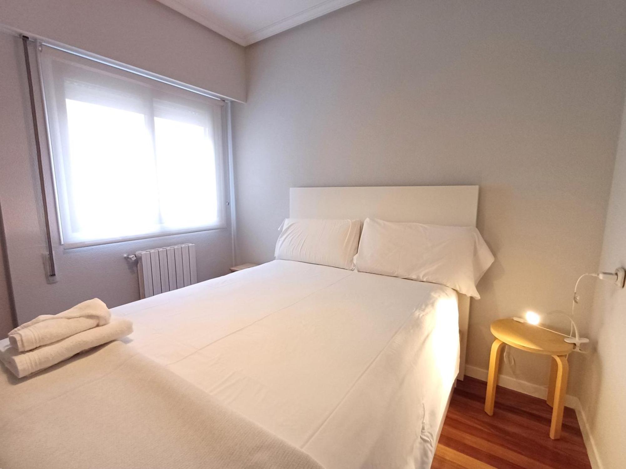 4J - Ourense Centro Con Parking Kültér fotó